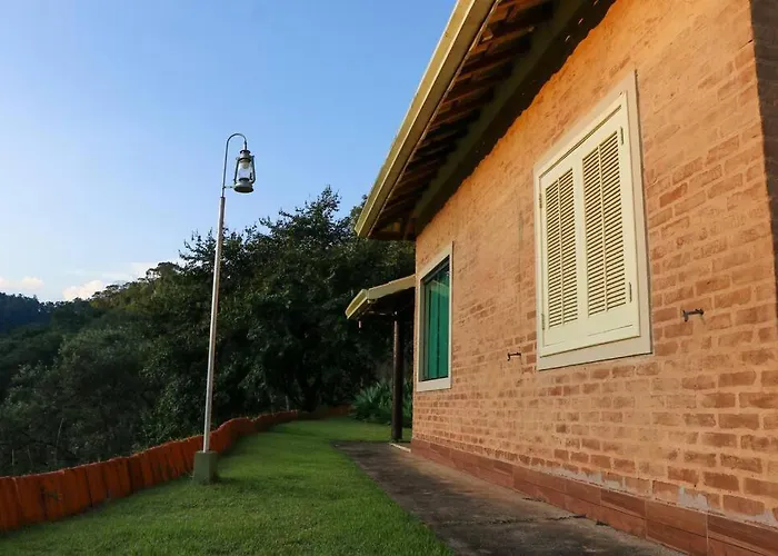 Recanto Dos Beija Flores, Chale Lantana C